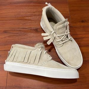 NWT mens sneaker